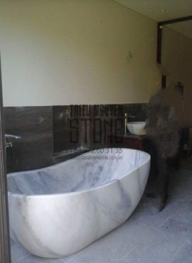 Stone bathtub